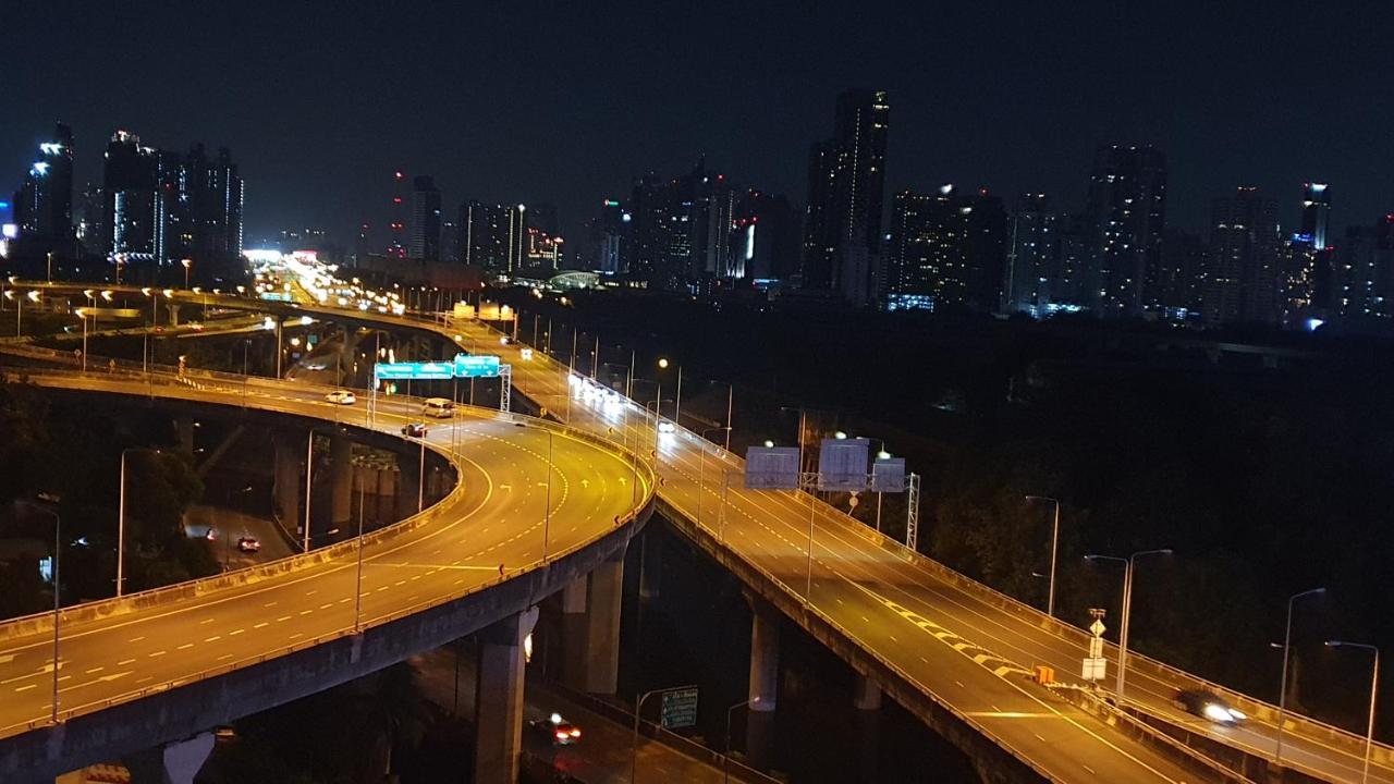 Interchange Tower Serviced Apartment - Sha Extra Plus Bangkok Zewnętrze zdjęcie