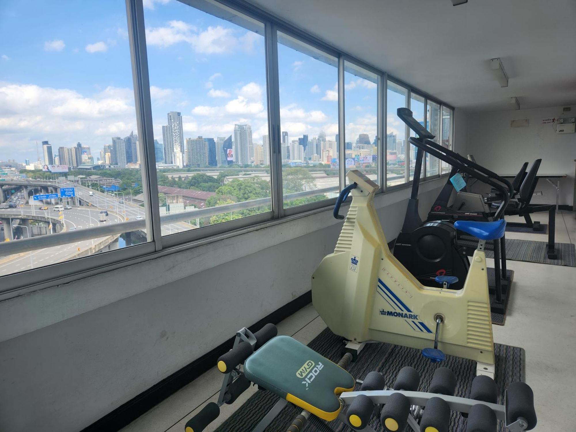 Interchange Tower Serviced Apartment - Sha Extra Plus Bangkok Zewnętrze zdjęcie